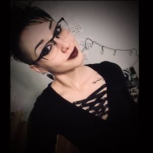 Meet your Posher, Anne-Élizabeth